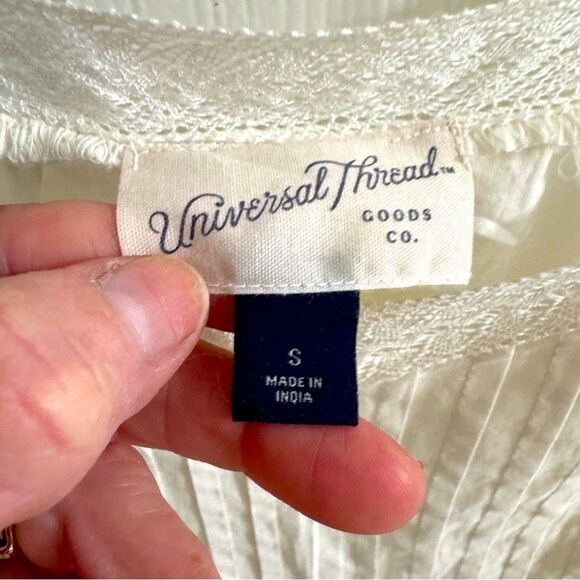 Universal Thread Women’s Lace Cami size small- new without tags - Picture 5 of 7